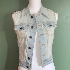 👙American Rag Sleeveless Blue Jean Jacket Vest